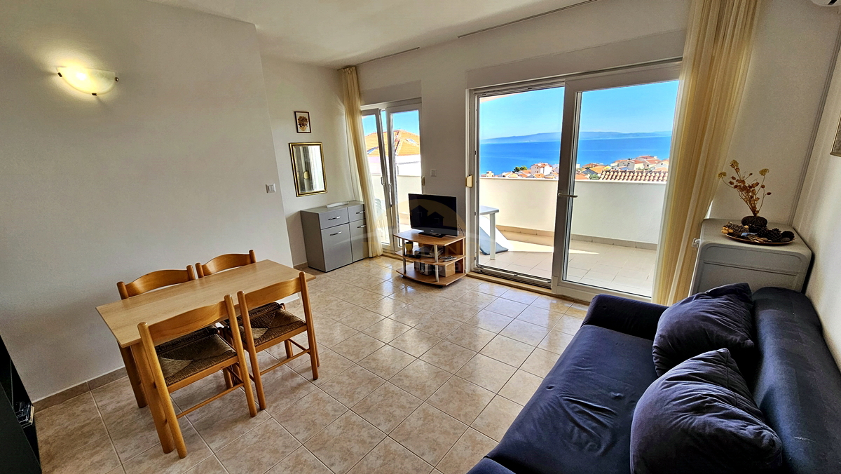 Appartamento con due camere da letto a Okrug Gornji/Čiovo con splendida vista sul mare e piscina